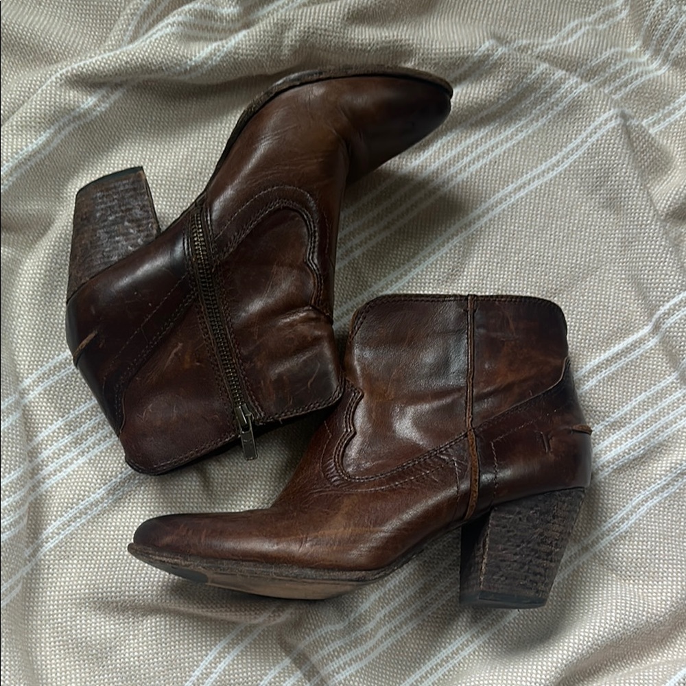 Frye Renee Seam Short Ankle Boots - US 8.5 - Picture 2 of 14